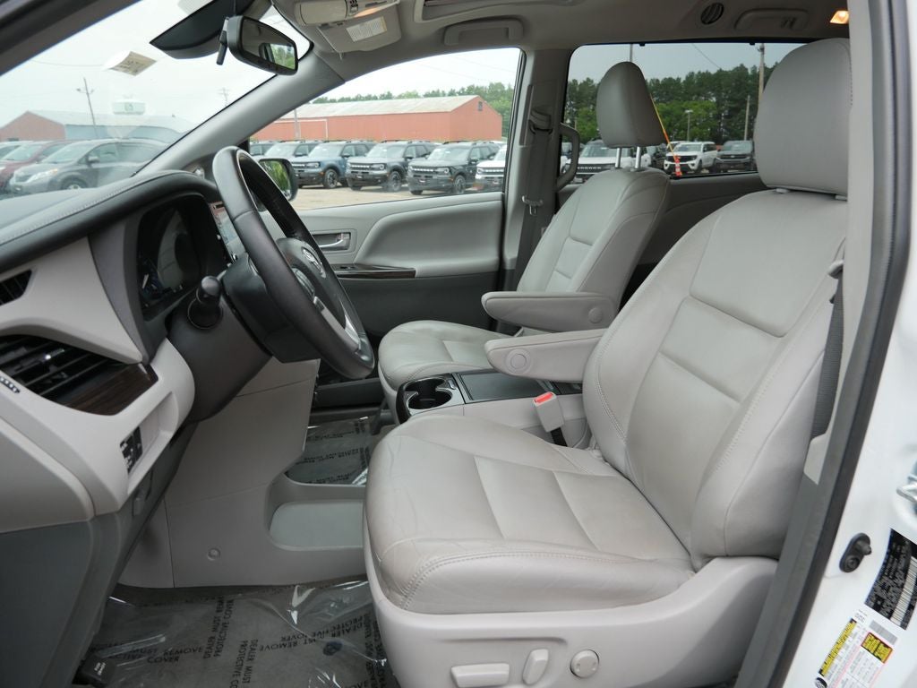 2018 Toyota Sienna XLE 7 Passenger