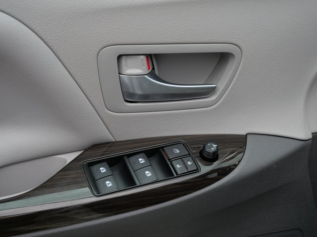 2018 Toyota Sienna XLE 7 Passenger