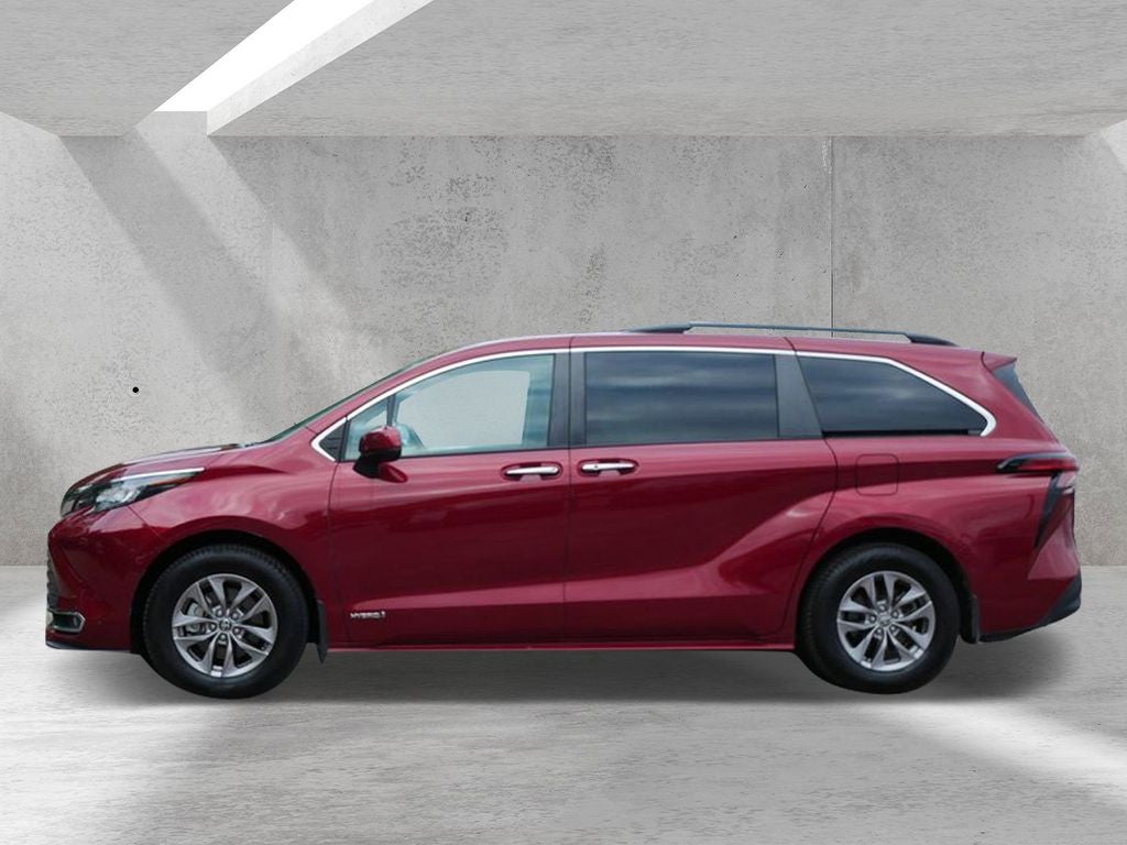 2021 Toyota Sienna XLE 8 Passenger