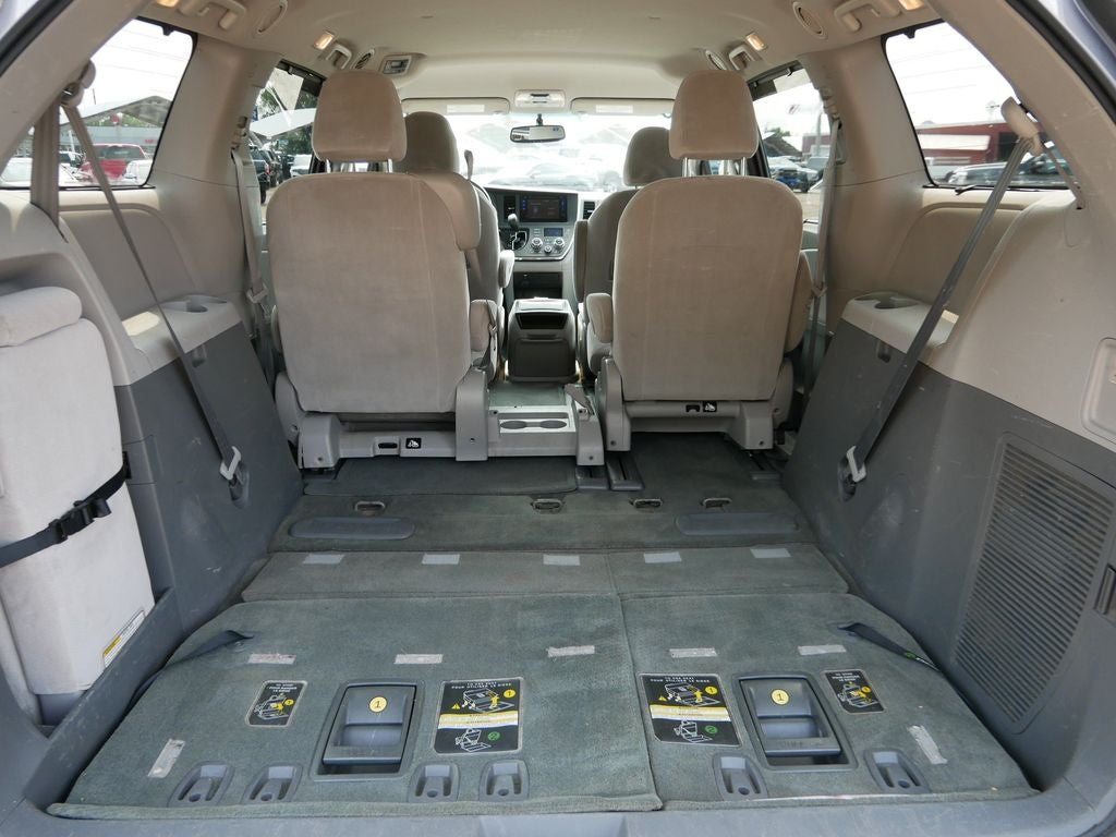 2015 Toyota Sienna LE 8 Passenger