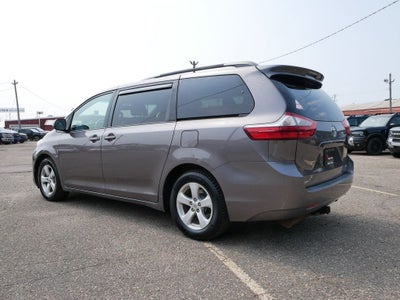 2015 Toyota Sienna LE 8 Passenger