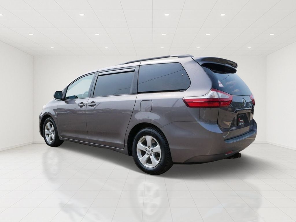 2015 Toyota Sienna LE 8 Passenger