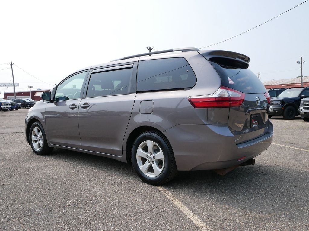 2015 Toyota Sienna LE 8 Passenger