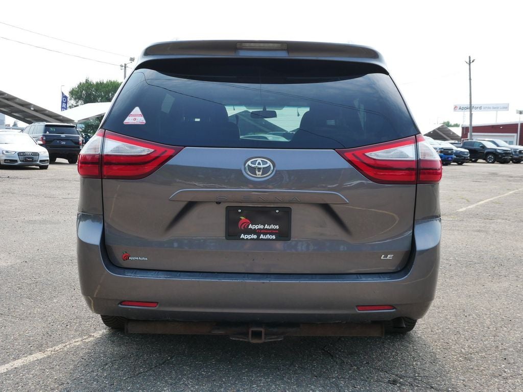2015 Toyota Sienna LE 8 Passenger