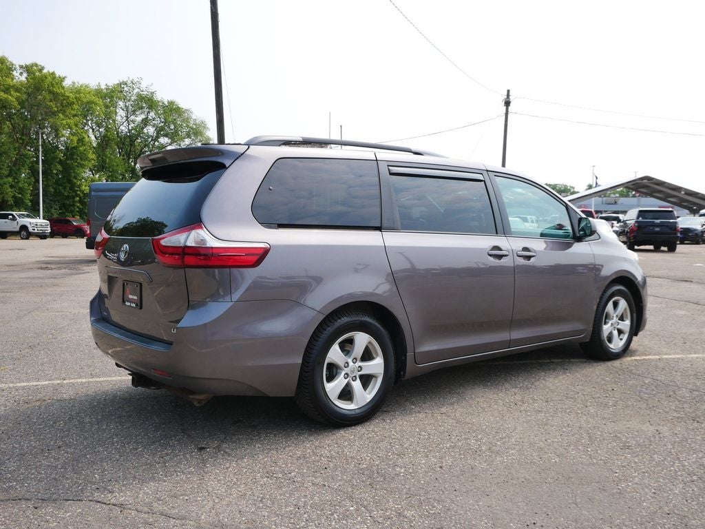 2015 Toyota Sienna LE 8 Passenger