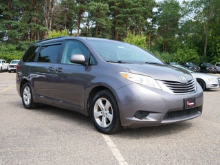 2015 Toyota Sienna LE 8 Passenger