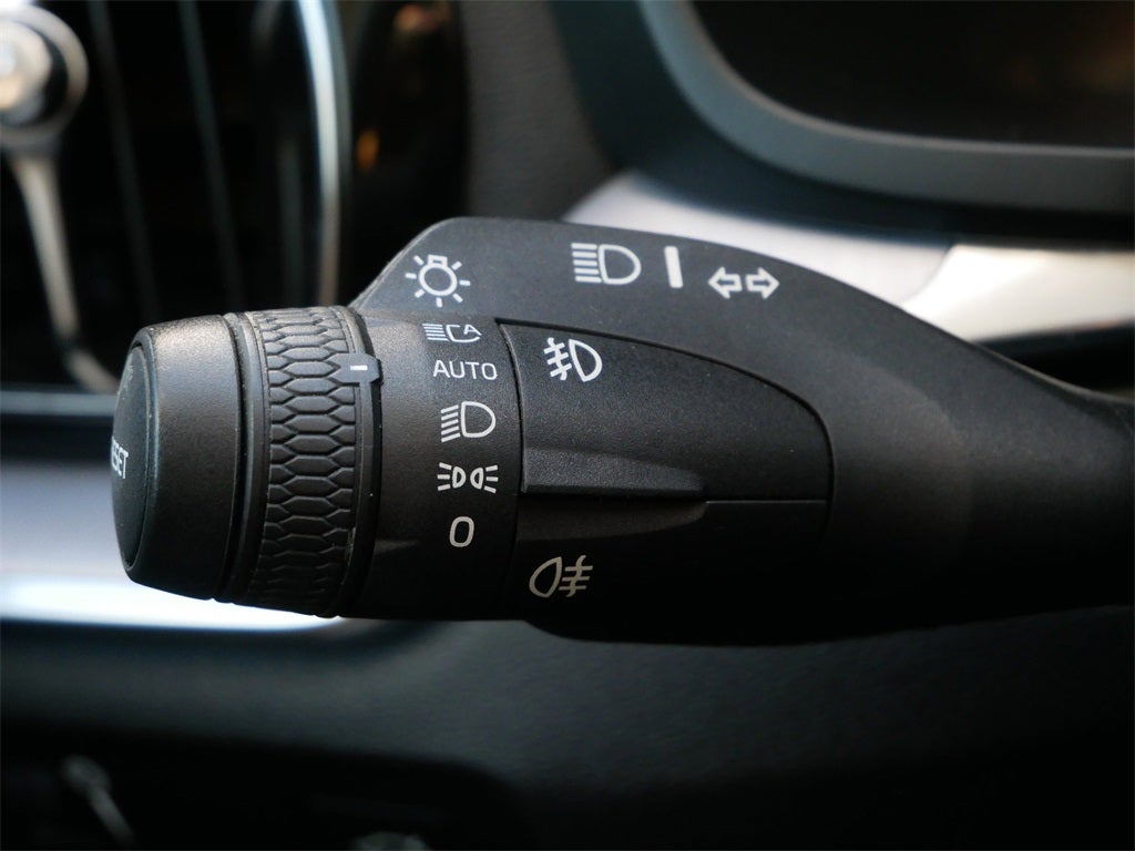 2019 Volvo S60 T6 Momentum