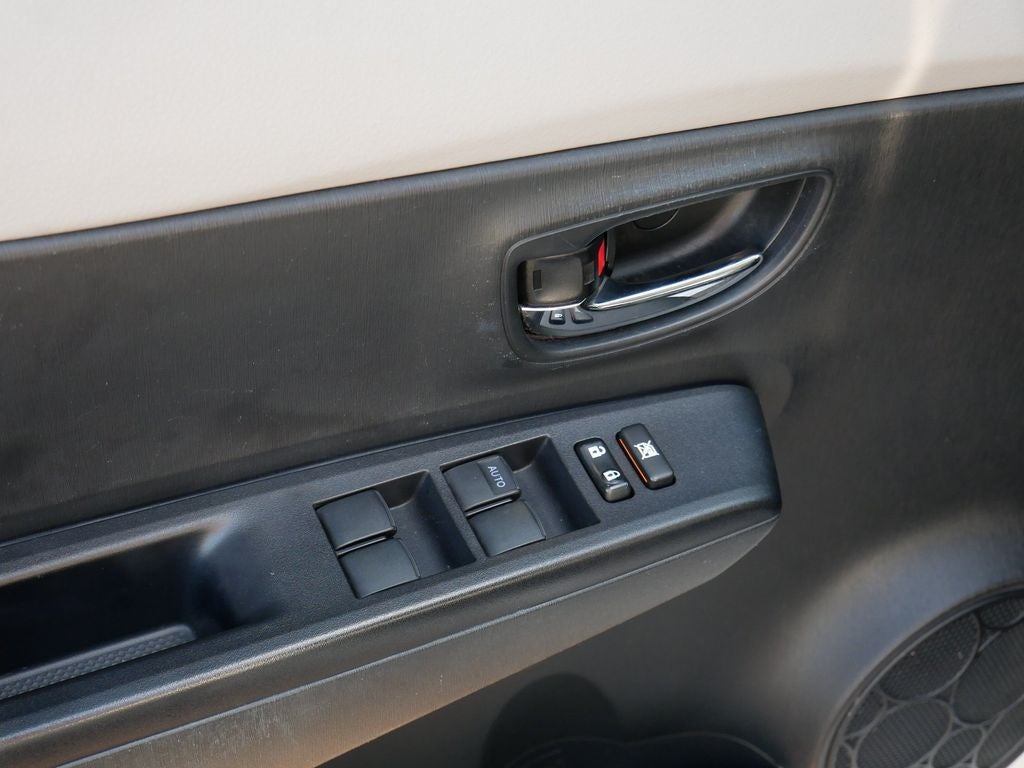 2012 Toyota Yaris LE