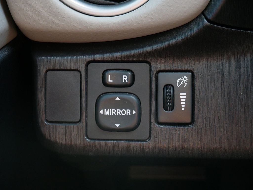 2012 Toyota Yaris LE
