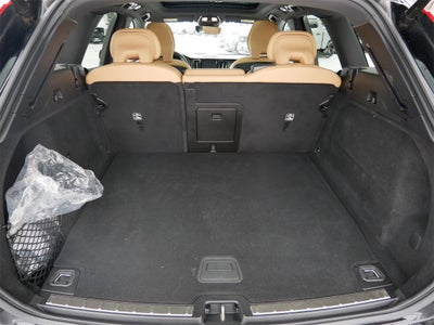 2022 Volvo XC60 Recharge Plug-In Hybrid T8 Inscription