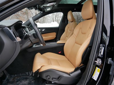 2022 Volvo XC60 Recharge Plug-In Hybrid T8 Inscription