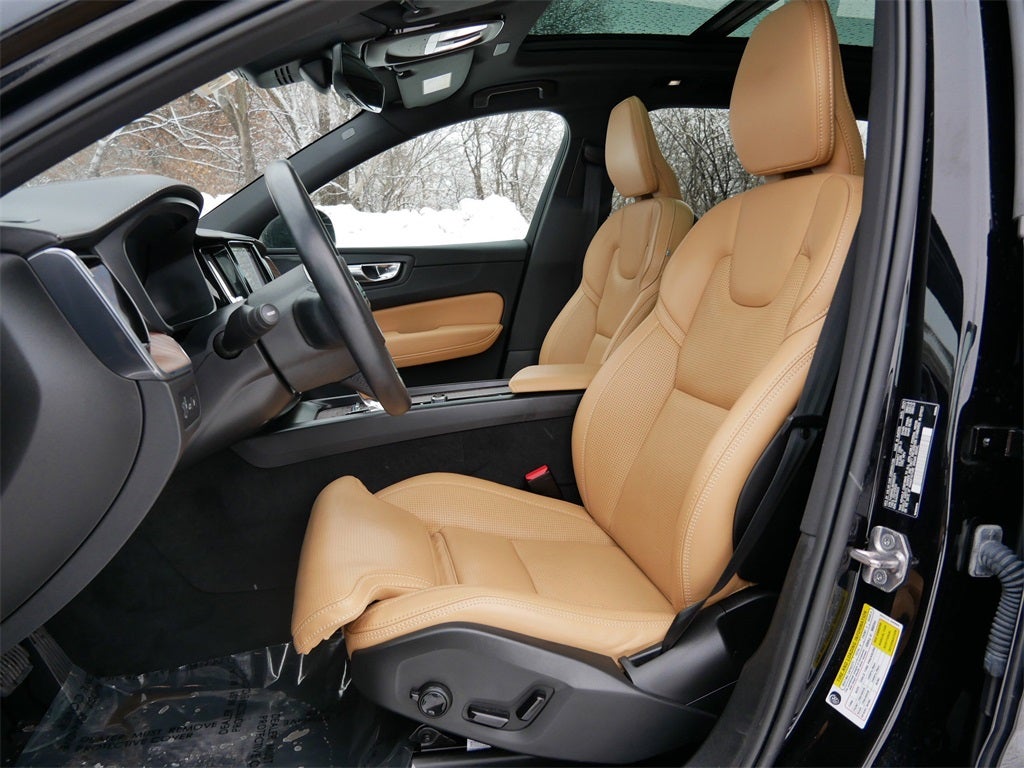 2022 Volvo XC60 Recharge Plug-In Hybrid T8 Inscription