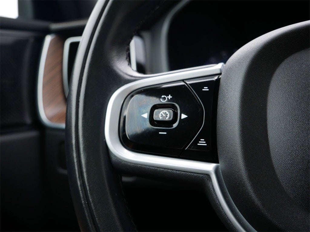 2022 Volvo XC60 Recharge Plug-In Hybrid T8 Inscription