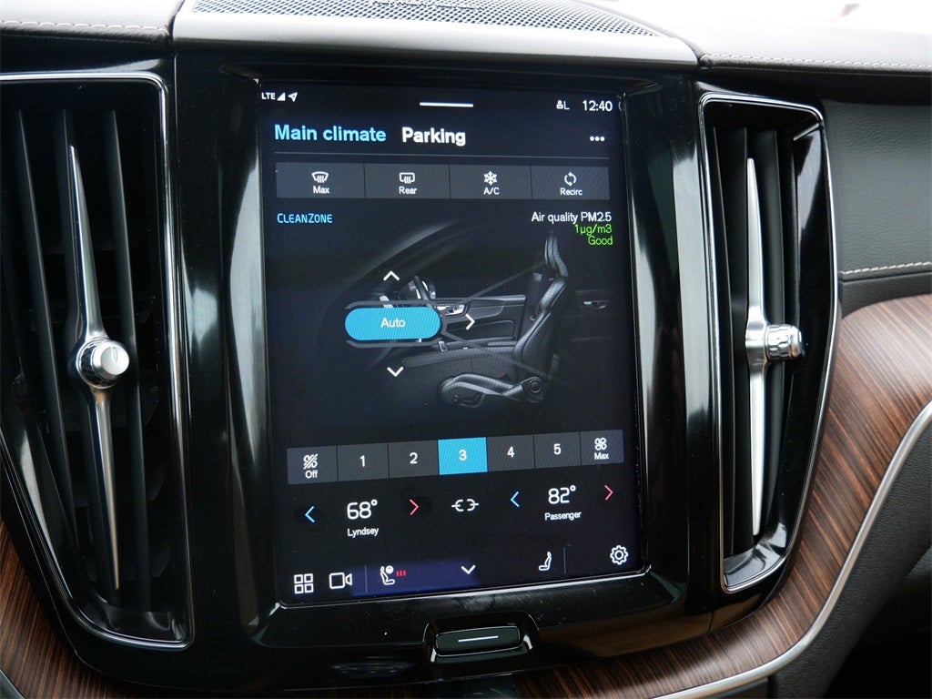 2022 Volvo XC60 Recharge Plug-In Hybrid T8 Inscription