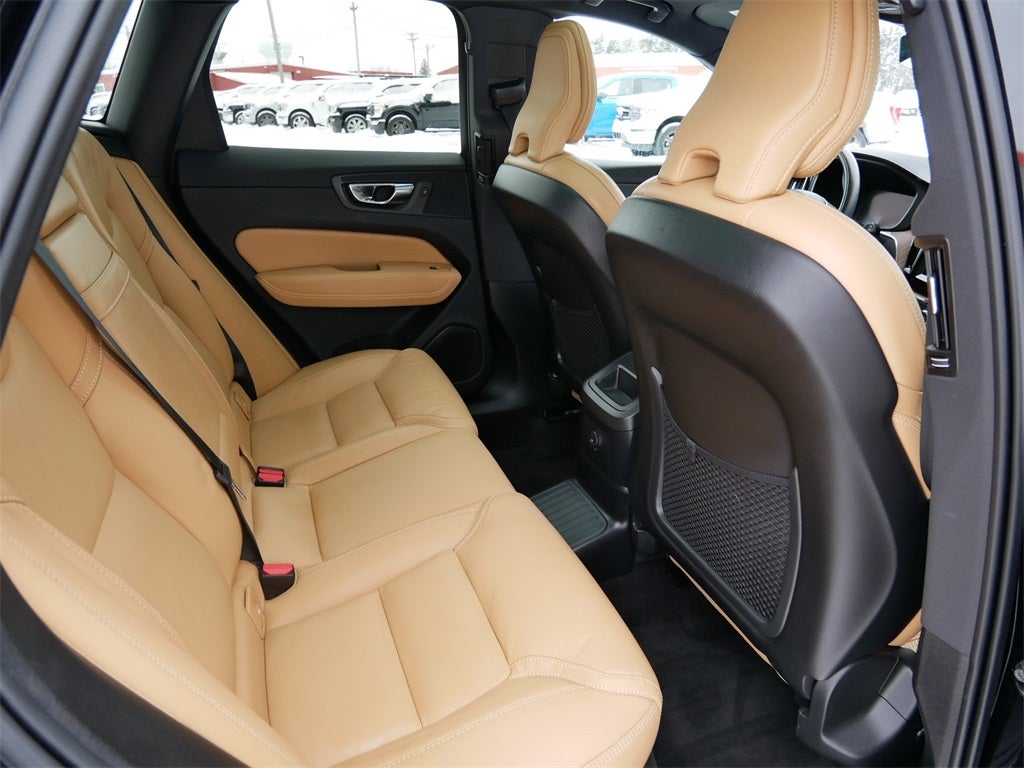 2022 Volvo XC60 Recharge Plug-In Hybrid T8 Inscription