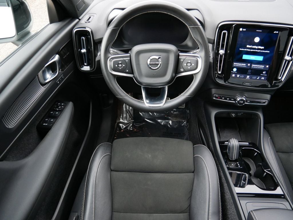 2021 Volvo XC40 Recharge Pure Electric P8