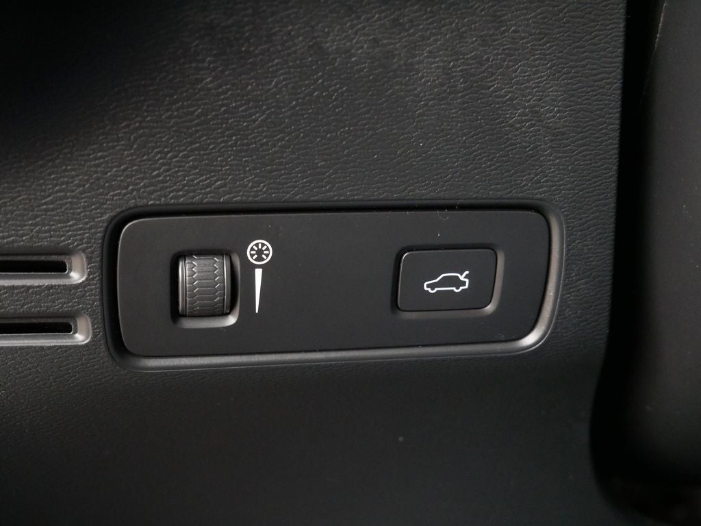 2021 Volvo XC40 Recharge Pure Electric P8