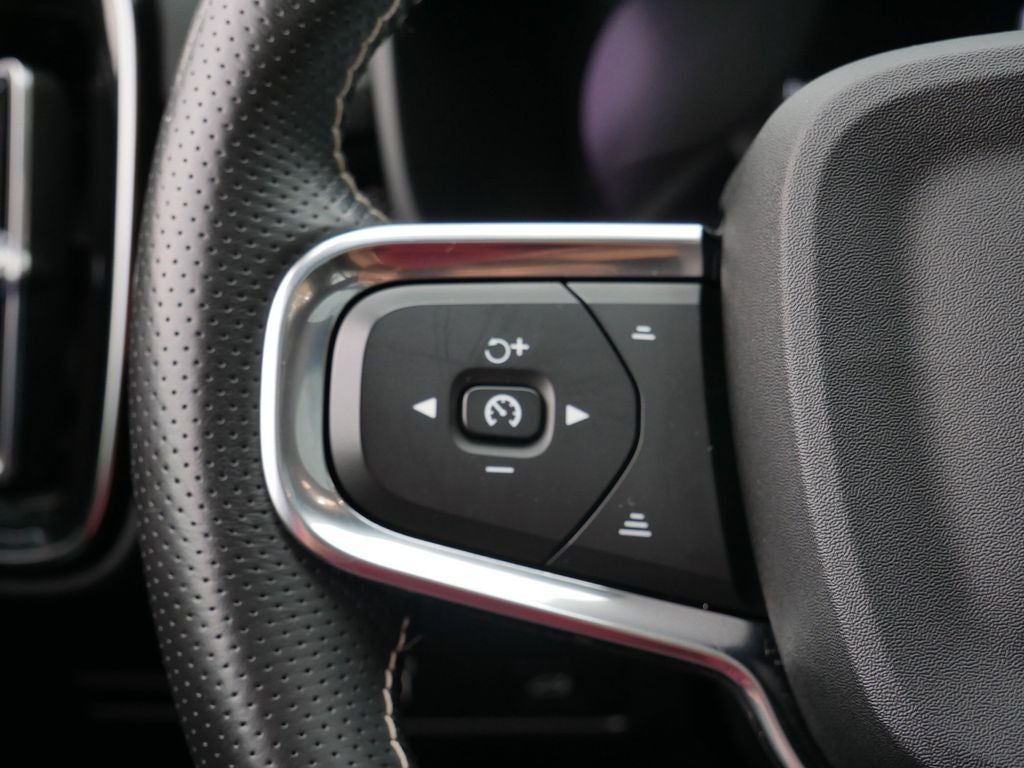 2021 Volvo XC40 Recharge Pure Electric P8