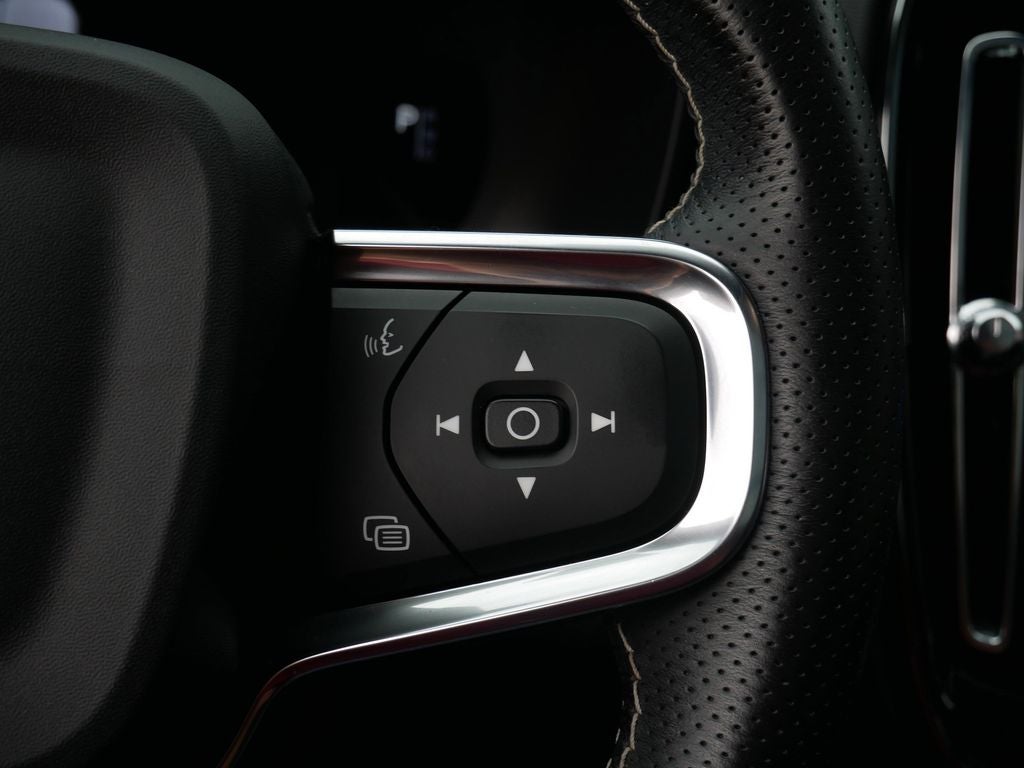 2021 Volvo XC40 Recharge Pure Electric P8