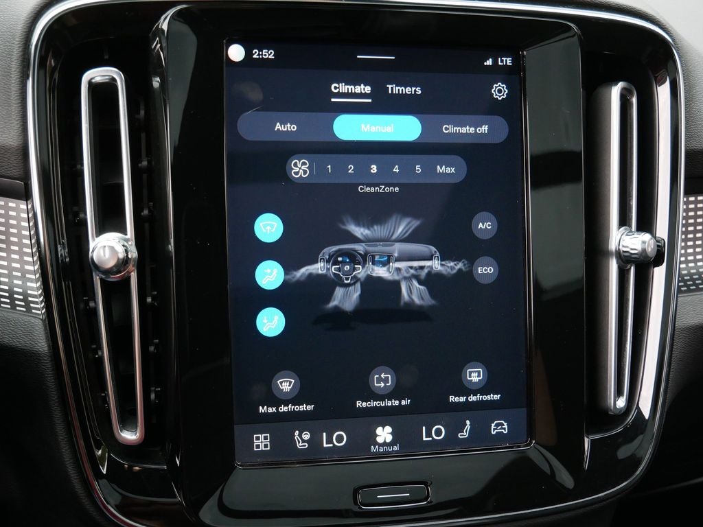 2021 Volvo XC40 Recharge Pure Electric P8