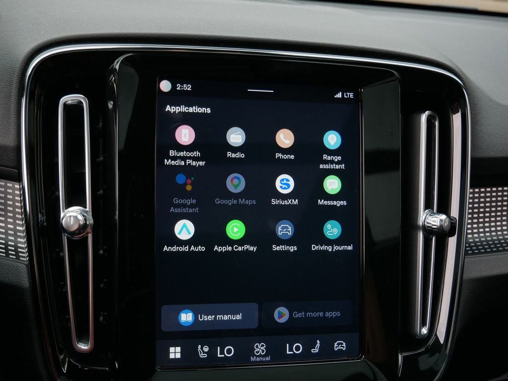 2021 Volvo XC40 Recharge Pure Electric P8