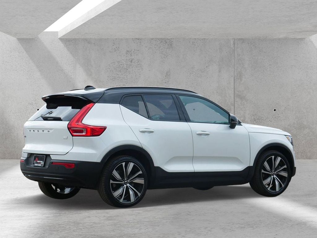 2021 Volvo XC40 Recharge Pure Electric P8