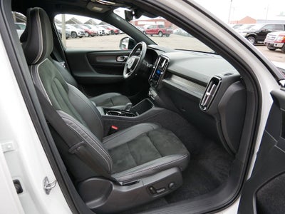 2021 Volvo XC40 Recharge Pure Electric P8