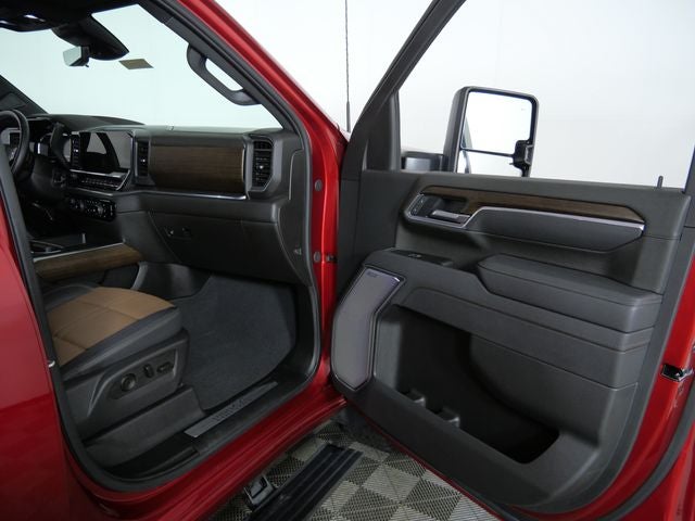 2025 Chevrolet Silverado 3500HD High Country