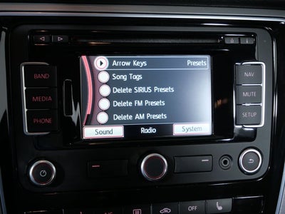 2014 Volkswagen Passat TDI SE w/Sunroof/Nav