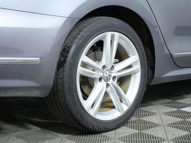 2014 Volkswagen Passat TDI SE w/Sunroof/Nav