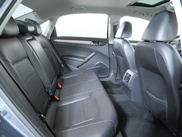2014 Volkswagen Passat TDI SE w/Sunroof/Nav