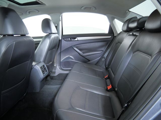 2014 Volkswagen Passat TDI SE w/Sunroof/Nav