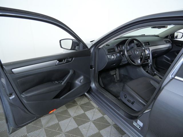 2014 Volkswagen Passat TDI SE w/Sunroof/Nav