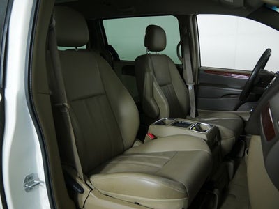 2012 Chrysler Town & Country Touring