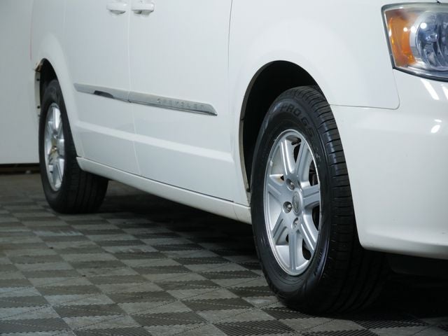 2012 Chrysler Town & Country Touring