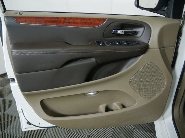 2012 Chrysler Town & Country Touring