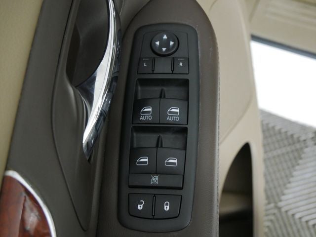 2012 Chrysler Town & Country Touring