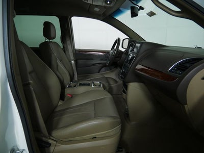 2012 Chrysler Town & Country Touring