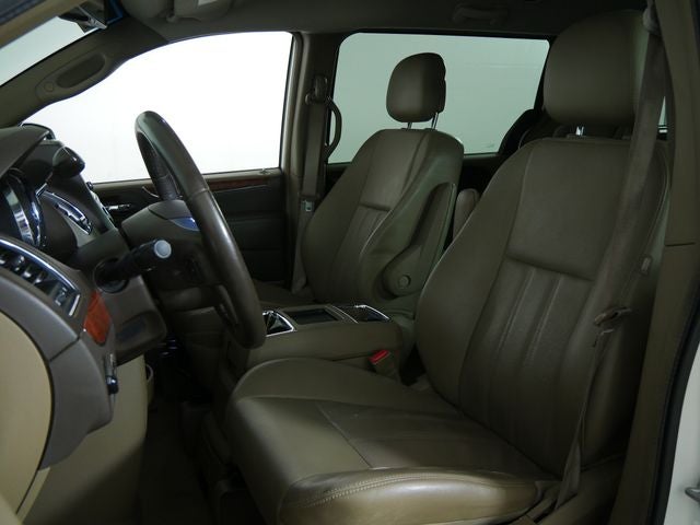 2012 Chrysler Town & Country Touring