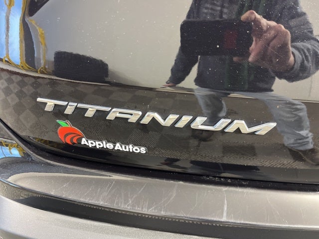 2023 Ford Edge Titanium