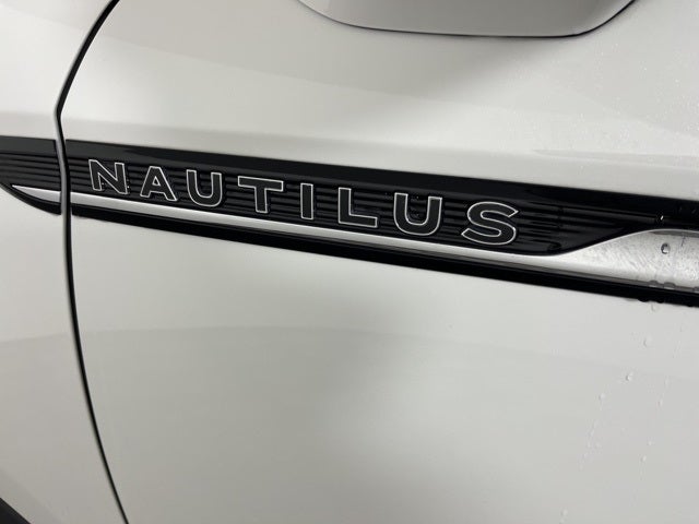 2022 Lincoln Nautilus Black Label
