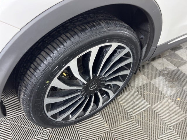 2022 Lincoln Nautilus Black Label