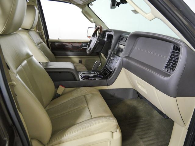 2015 Lincoln Navigator L Base