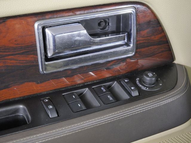 2015 Lincoln Navigator L Base
