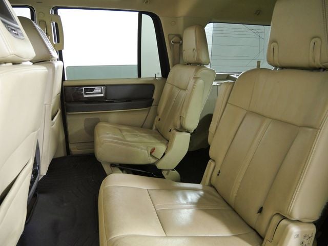 2015 Lincoln Navigator L Base