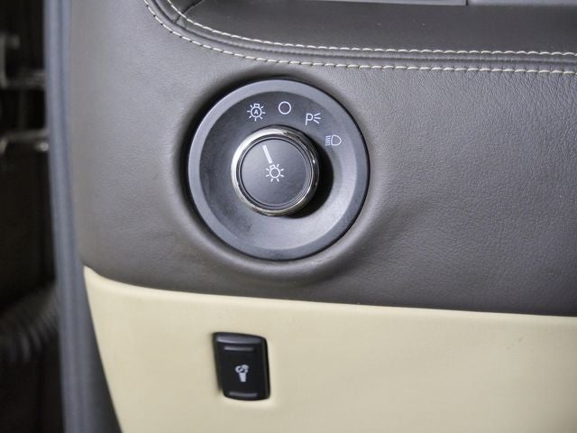 2015 Lincoln Navigator L Base