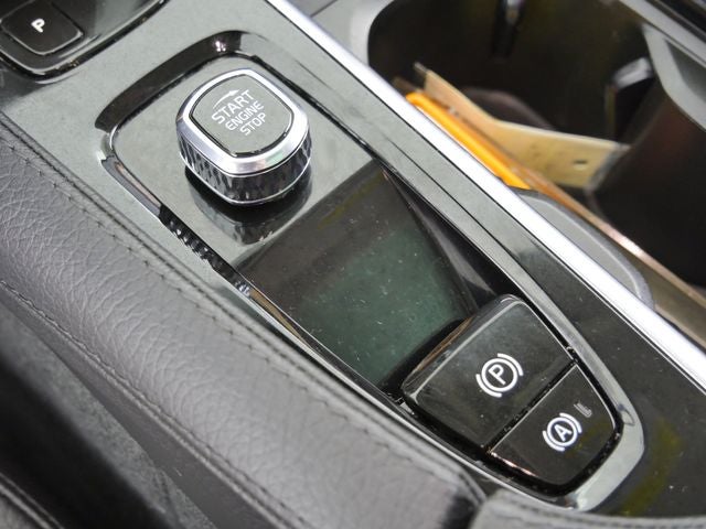 2022 Volvo XC90 Recharge Plug-In Hybrid T8 Inscription Expression 7 Passenger