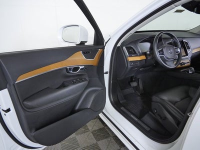 2022 Volvo XC90 Recharge Plug-In Hybrid T8 Inscription Expression 7 Passenger