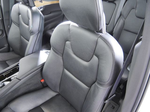 2022 Volvo XC90 Recharge Plug-In Hybrid T8 Inscription Expression 7 Passenger