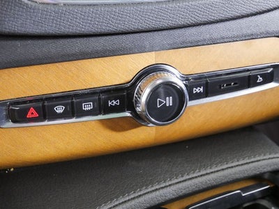 2022 Volvo XC90 Recharge Plug-In Hybrid T8 Inscription Expression 7 Passenger